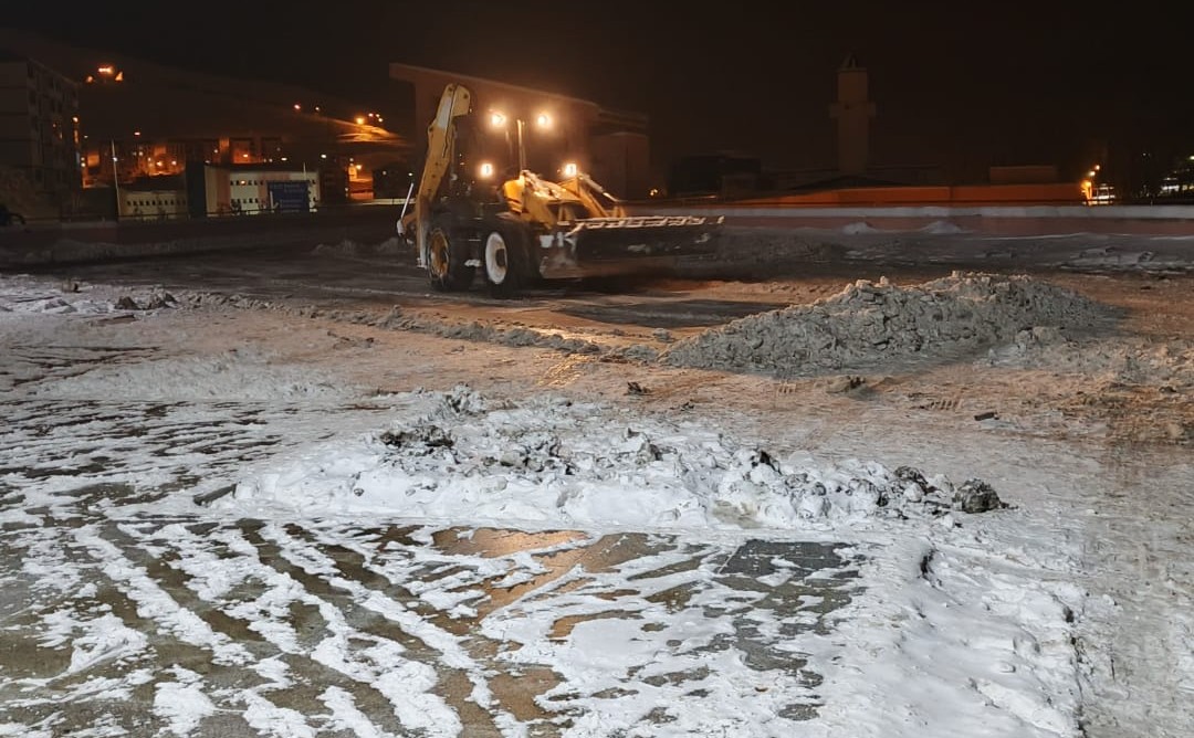 616474184_1296121892545969_1685915706494452101_n Bayburt’ta Karla Mücadele Aralıksız Sürüyor