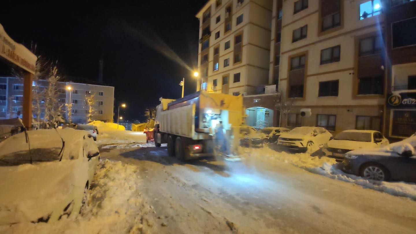 617644528_1325978309556948_1027848312670459447_n Malatya’da Karla Mücadele Çalışmaları Sürüyor