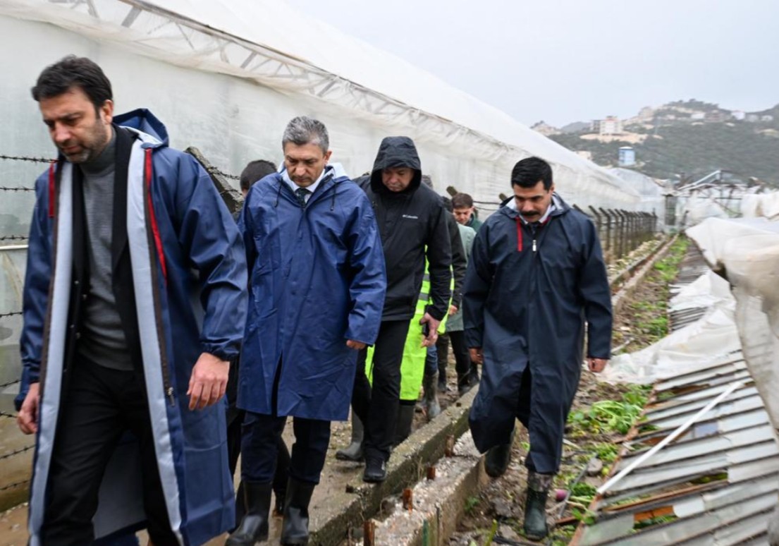 Screenshot_7 Bu görüntü her şeyi anlatıyor: Valilik Hasar Tespiti İçin Sahadaydı